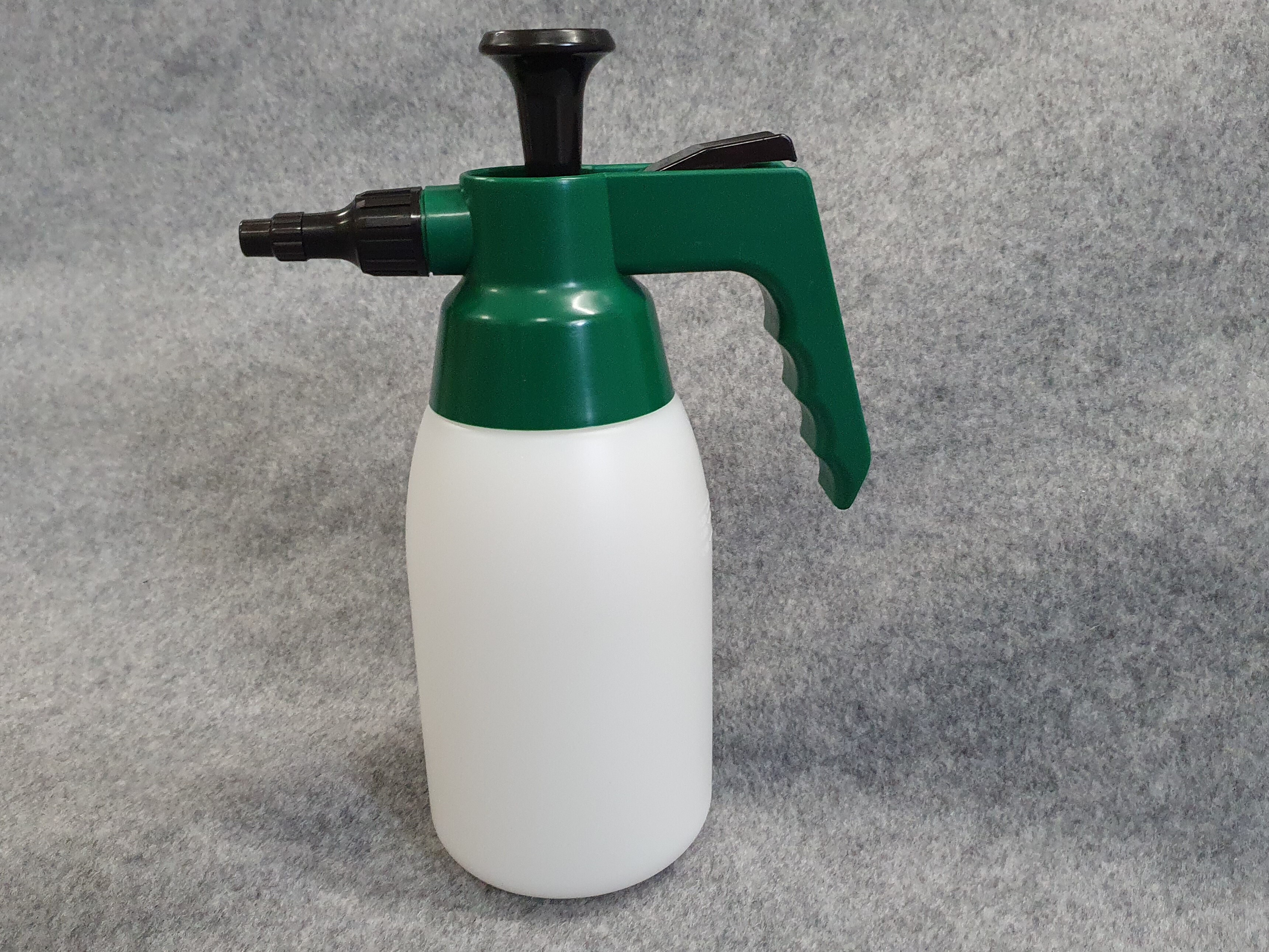 AGO Druckluftsprüher Hobby 1 Liter betriebsdruck bis 3 bar im AGO Shop Schweiz